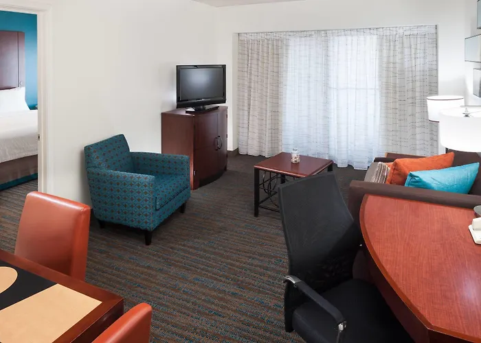 Top Hotels Near Downtown Seattle's Vibrant Core