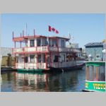 Houseboats near Fishermans Wharf - Victoria harbour