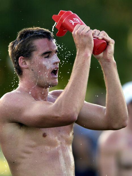 Getting rid of unnecessary clothes is a question of survival. David Mapleston of the Brisbane Lions understands. 