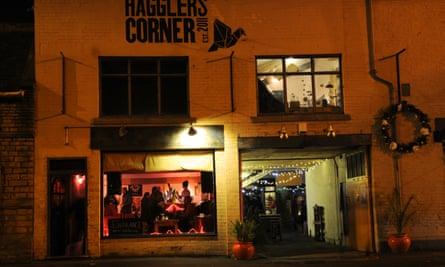 Hagglers Bar, exterior